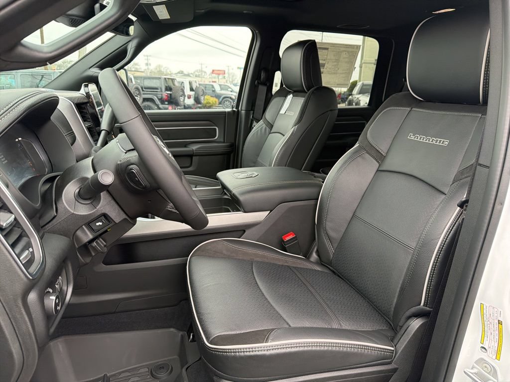 New 2026 RAM 3500 Laramie AWD/4WD image 31