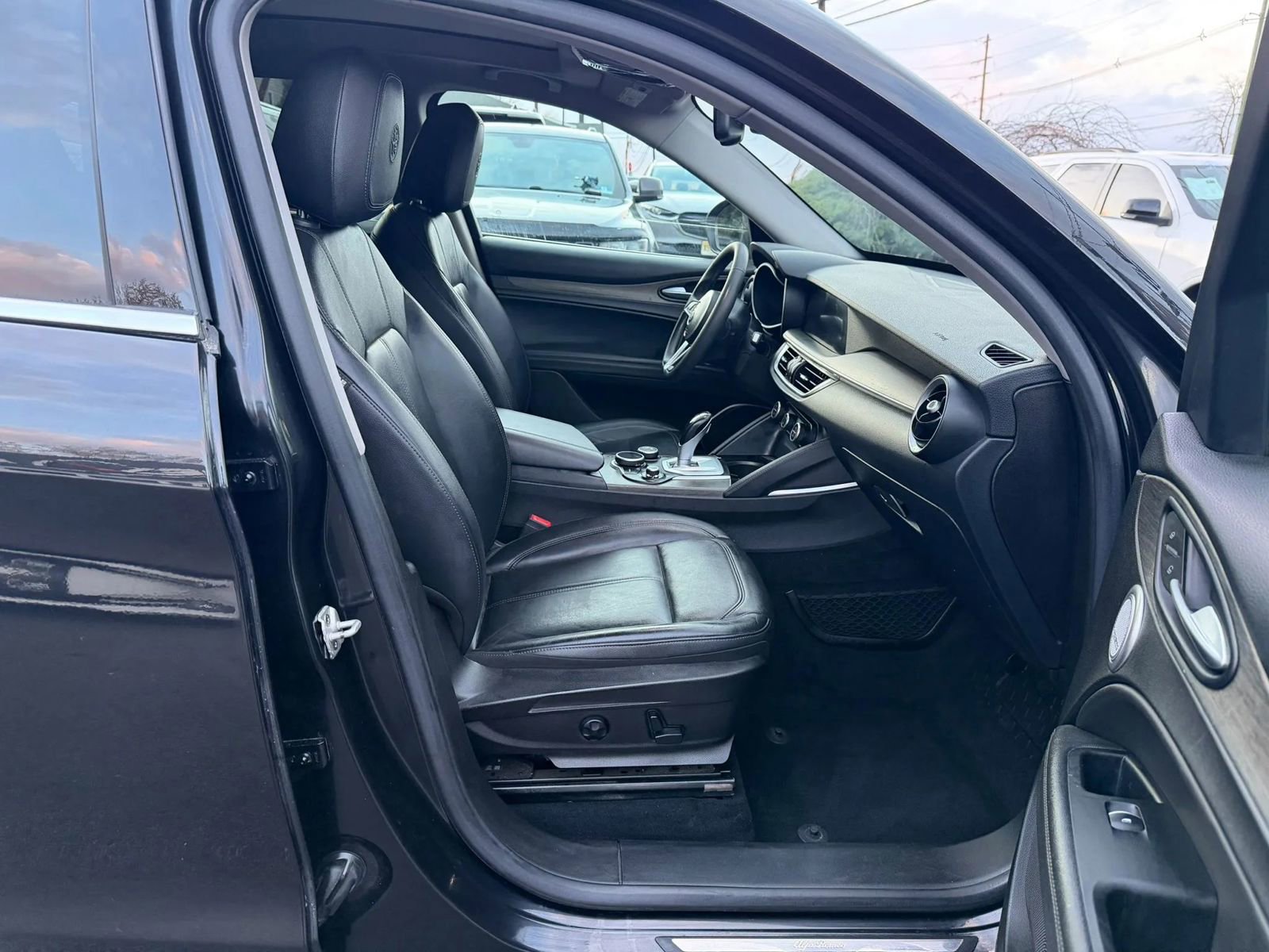 Used 2018 Alfa Romeo Stelvio Ti image 25
