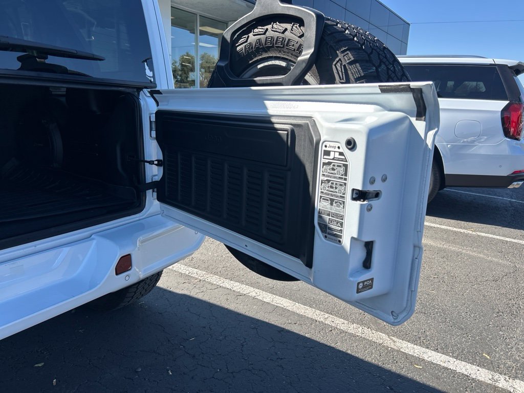 Used 2024 Jeep Wrangler High Altitude AWD/4WD image 15