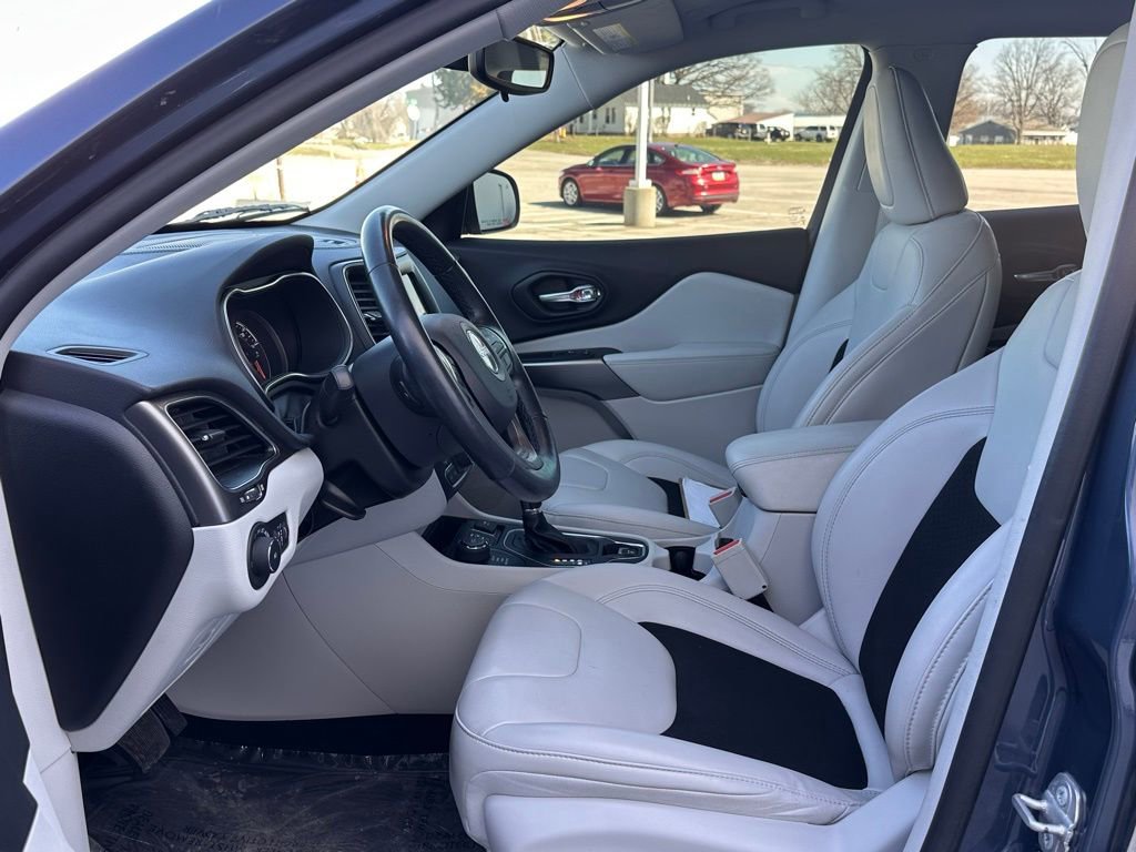 Used 2021 Jeep Cherokee Latitude Plus image 11