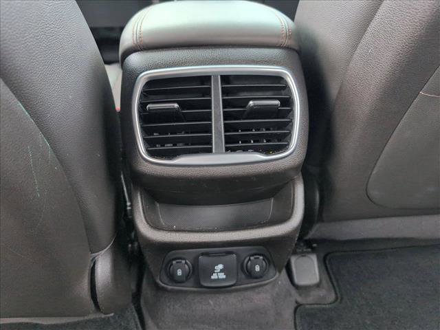 Used 2020 Hyundai Santa Fe Limited image 18