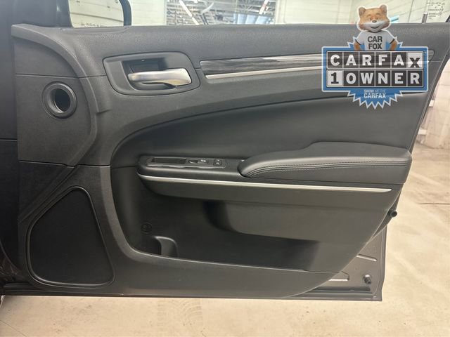 Used 2022 Chrysler 300 Touring image 25