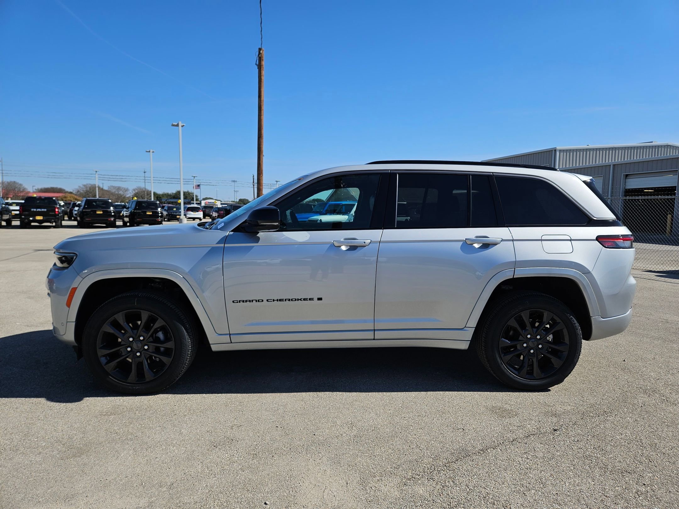 New 2026 Jeep Grand Cherokee Limited Reserve image 6