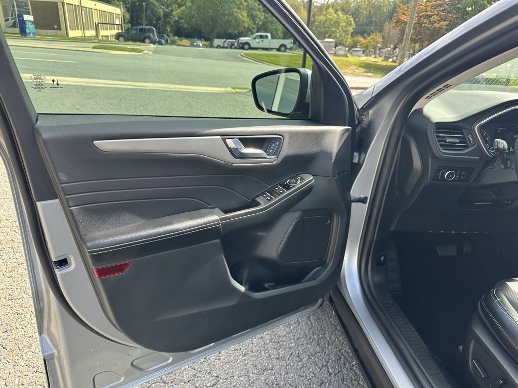 Used 2022 Ford Escape SEL image 14