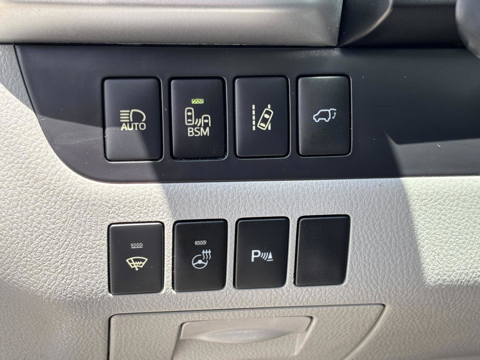 Used 2016 Toyota Highlander Limited Platinum image 31