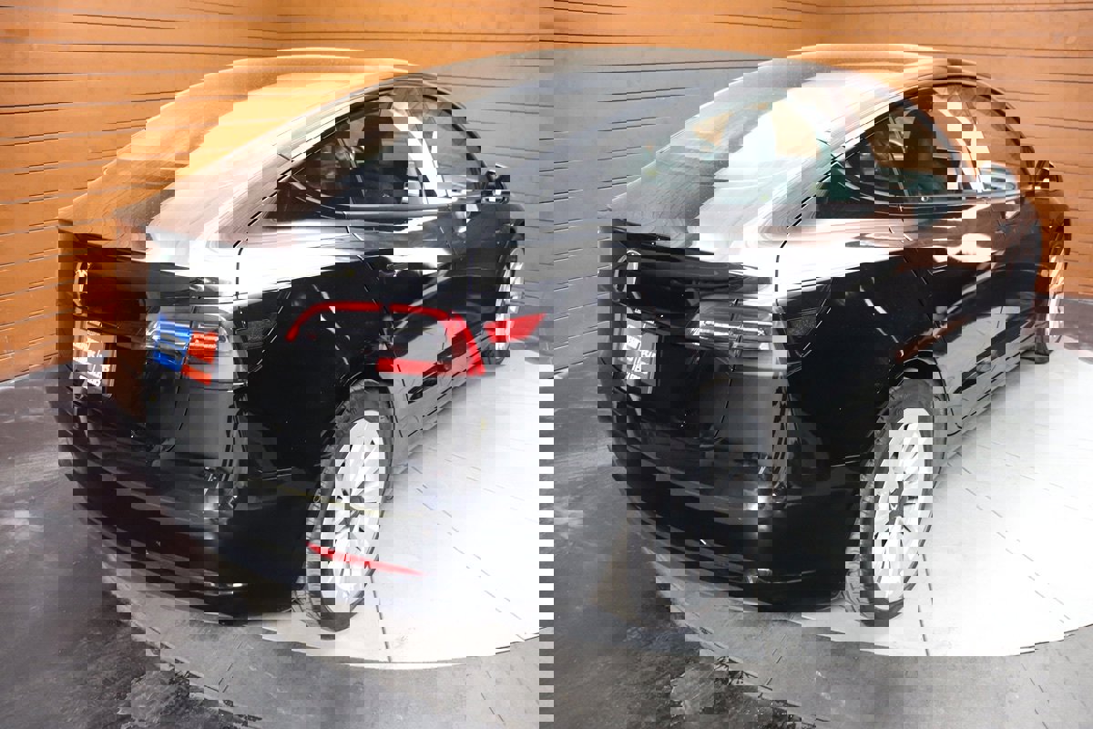 Used 2023 Tesla Model 3 Standard Range image 20