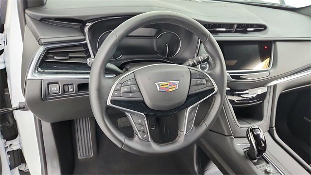 Certified 2025 Cadillac XT5 Premium Luxury w/ LPO, Floor Liner Package image 13