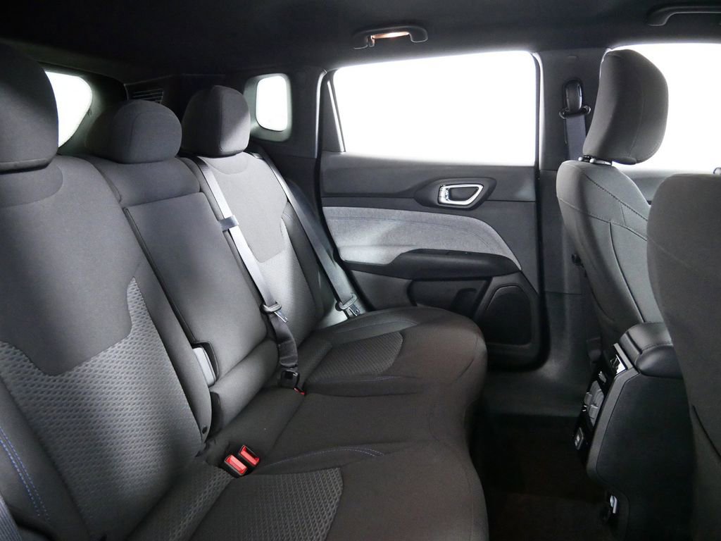 Used 2024 Jeep Compass Sport image 23