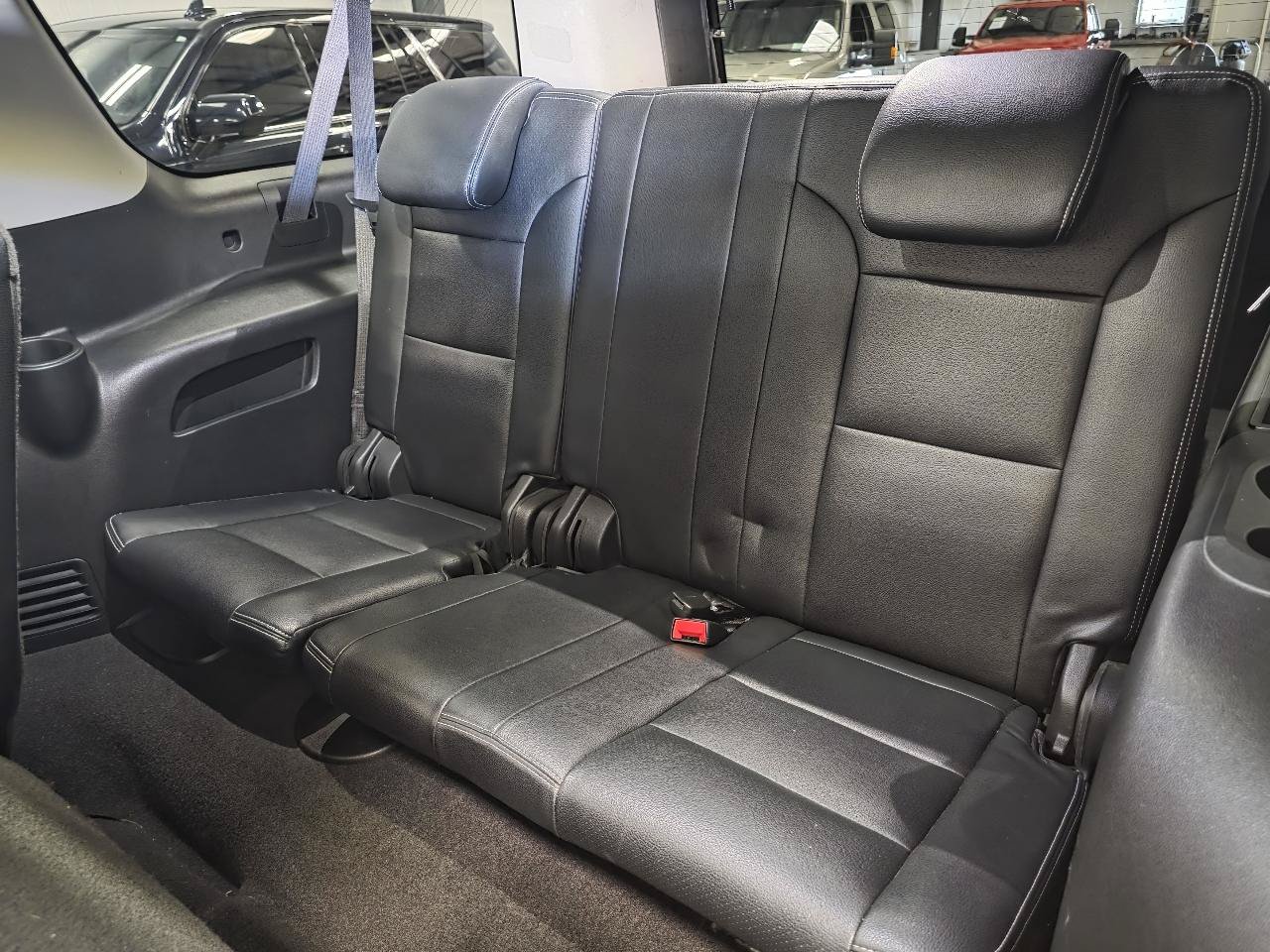 Used 2020 Chevrolet Suburban LS w/ Enhanced Driver Alert Package RWD image 17