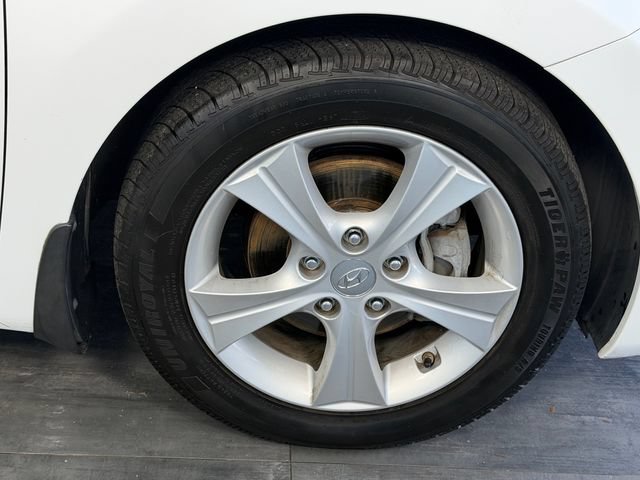 Used 2016 Hyundai Elantra Value Edition FWD image 16