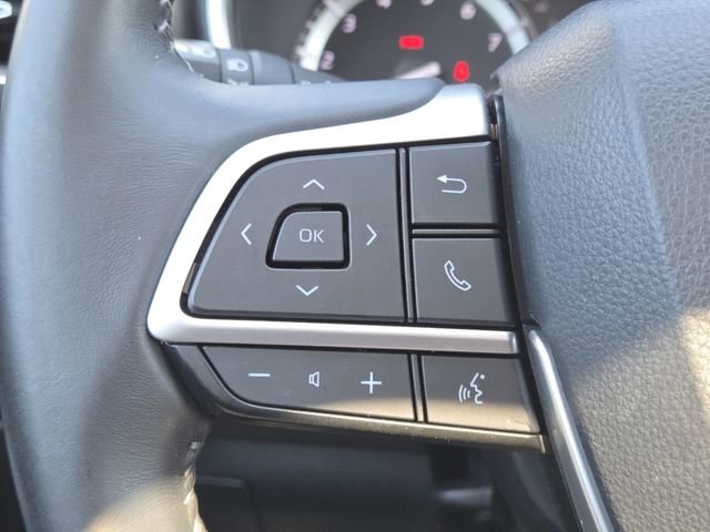 Used 2022 Toyota Highlander XLE AWD/4WD image 14