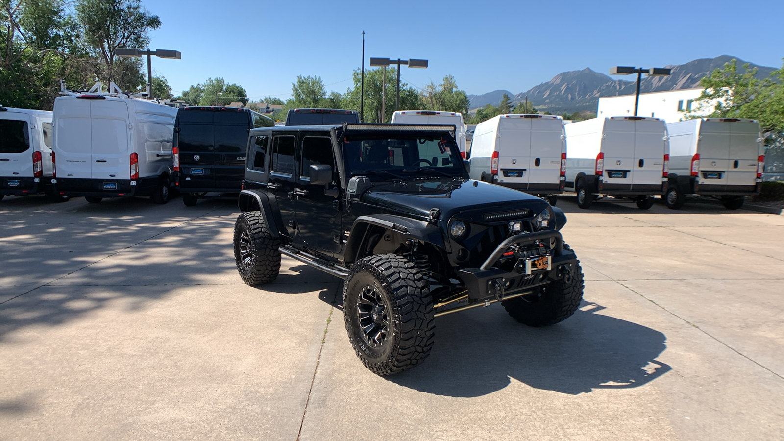 Used 2015 Jeep Wrangler Unlimited Sahara w/ Connectivity Group AWD/4WD image 7