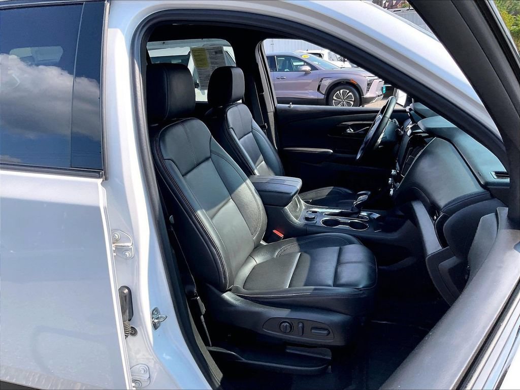 Used 2023 Chevrolet Traverse RS w/ LPO, Floor Liner Package AWD/4WD image 11