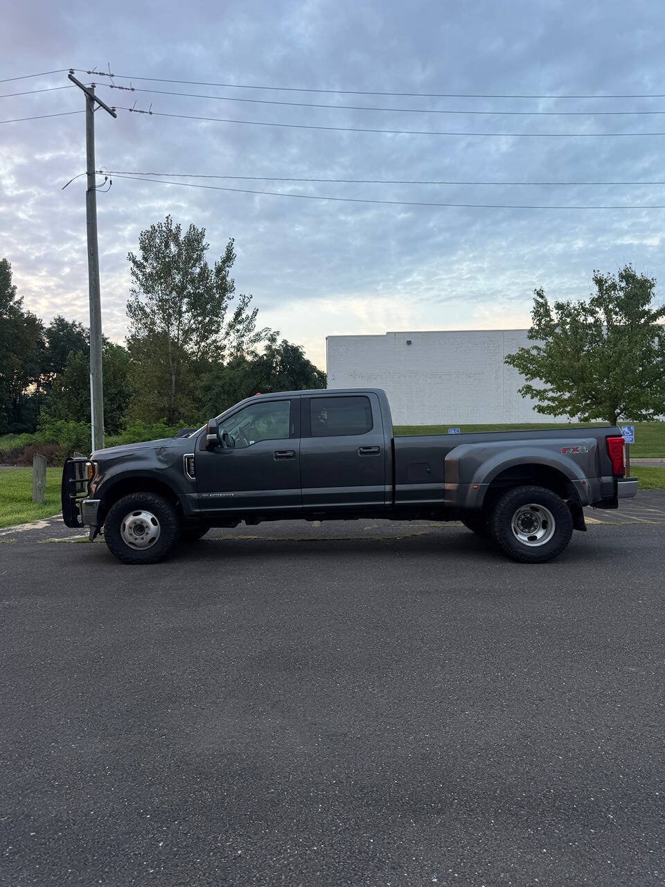 Used 2017 Ford F350 Lariat w/ FX4 Off-Road Package AWD/4WD image 32