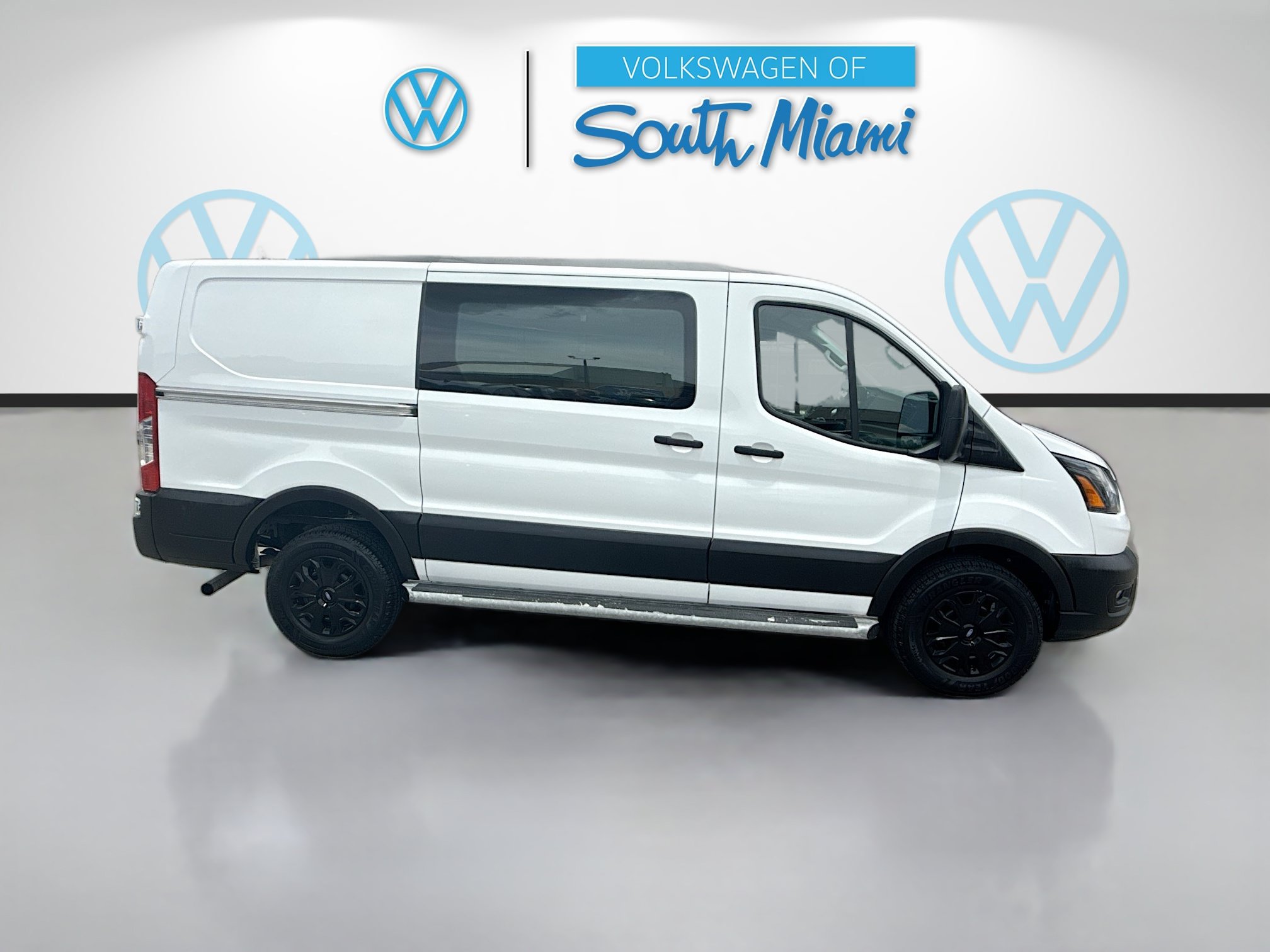 Used 2023 Ford Transit 250 Low Roof w/ Exterior Upgrade Package RWD image 8