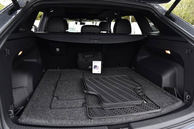 Certified 2023 Volkswagen Atlas Cross Sport SE w/ Panoramic Sunroof Package image 25