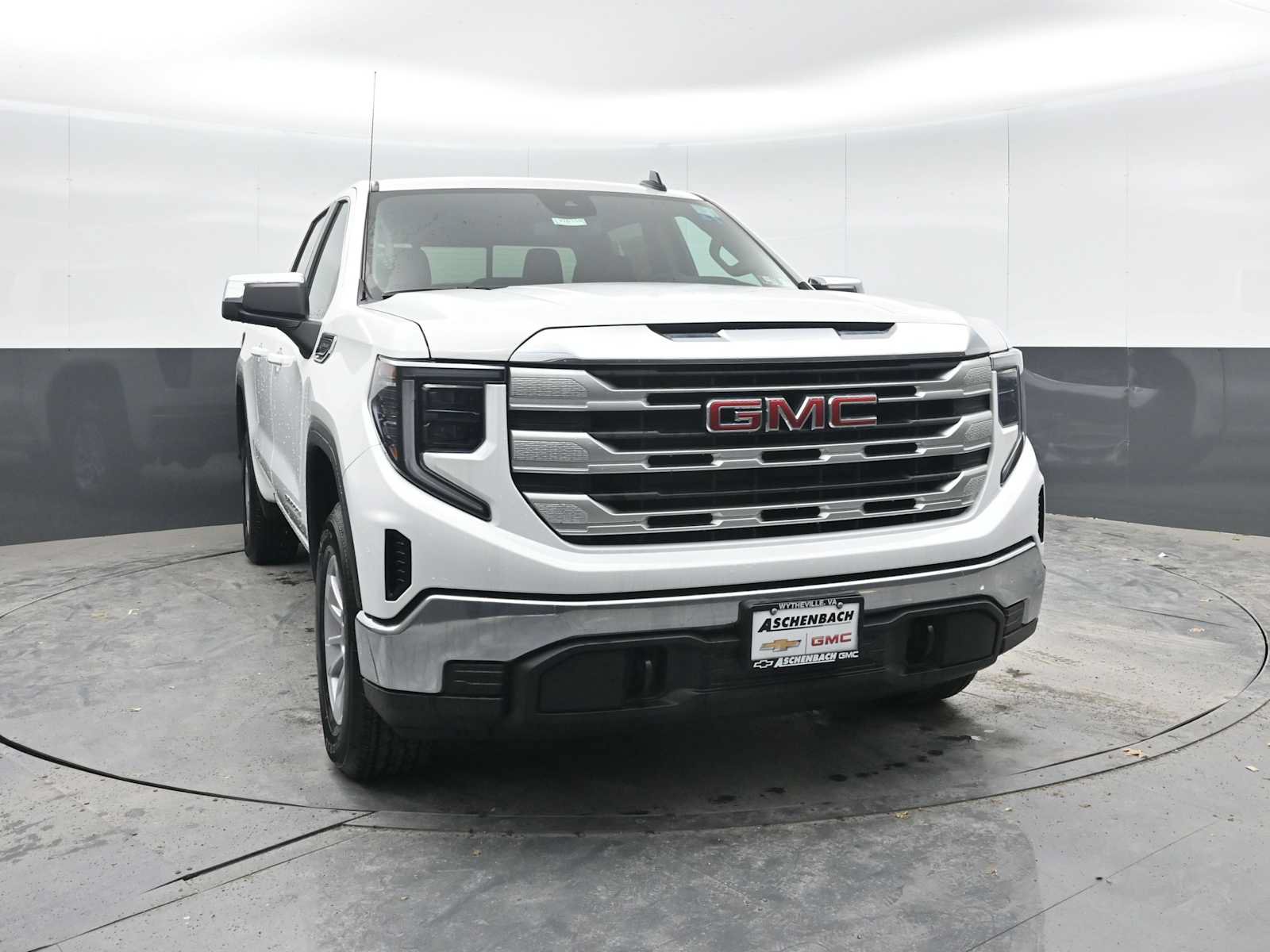 New 2026 GMC Sierra 1500 SLE w/ Preferred Package AWD/4WD image 5