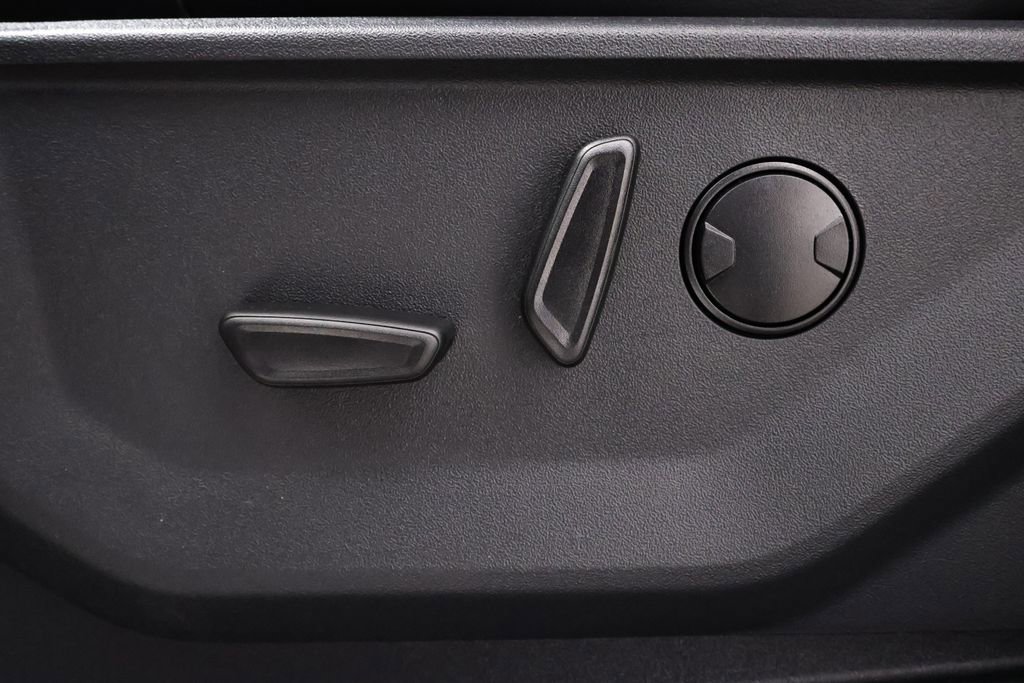 New 2026 Ford Expedition Platinum image 13