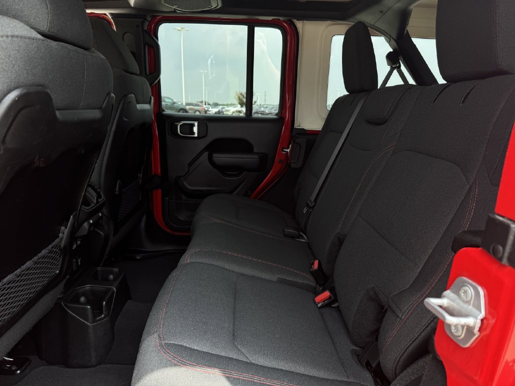 Used 2025 Jeep Wrangler Unlimited Rubicon AWD/4WD image 25