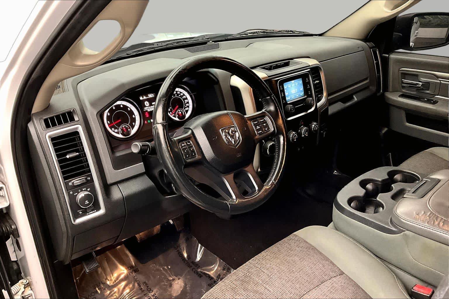 Used 2015 RAM 1500 Classic SLT RWD image 16