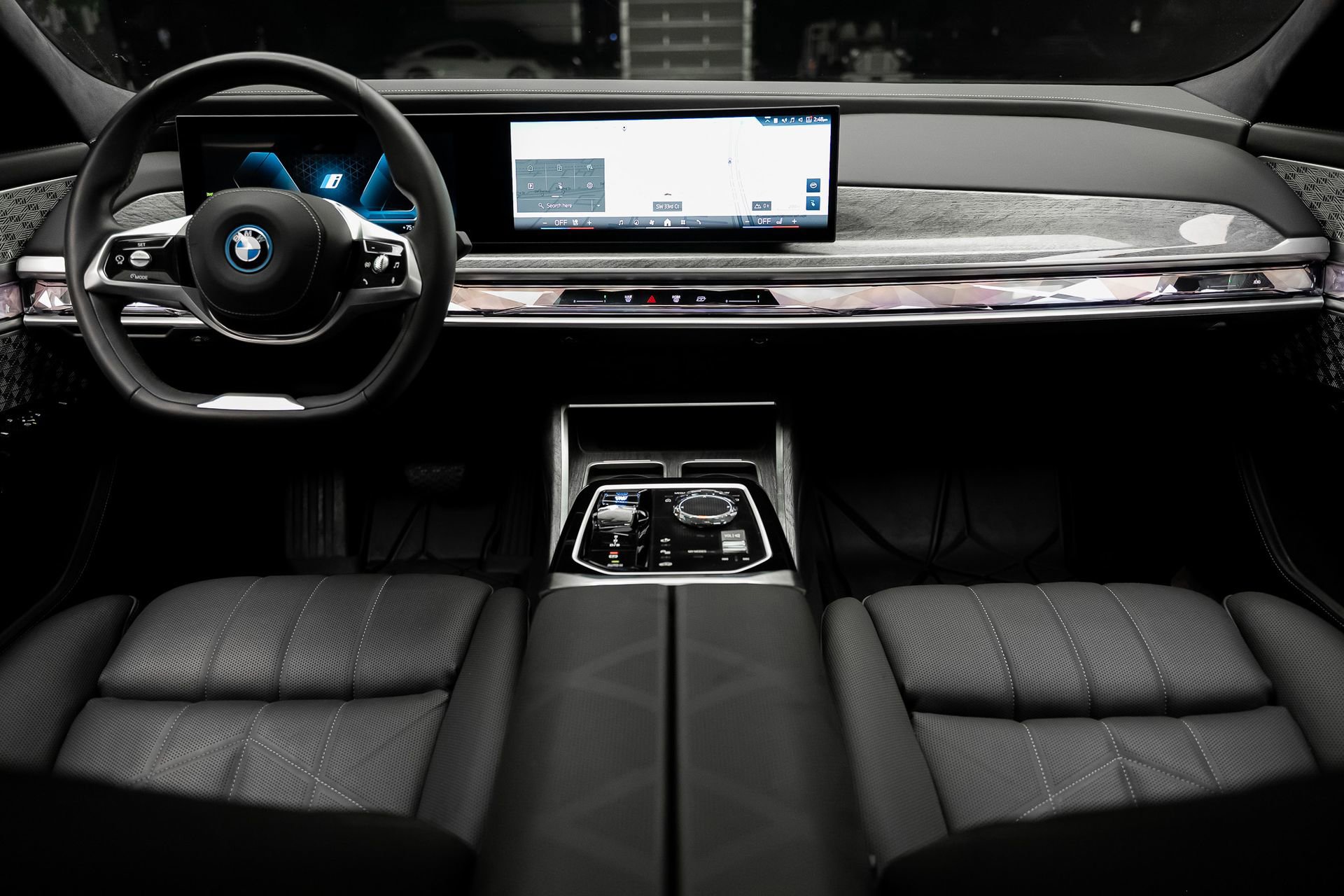 Used 2024 BMW i7 xDrive60 w/ Executive Package image 43