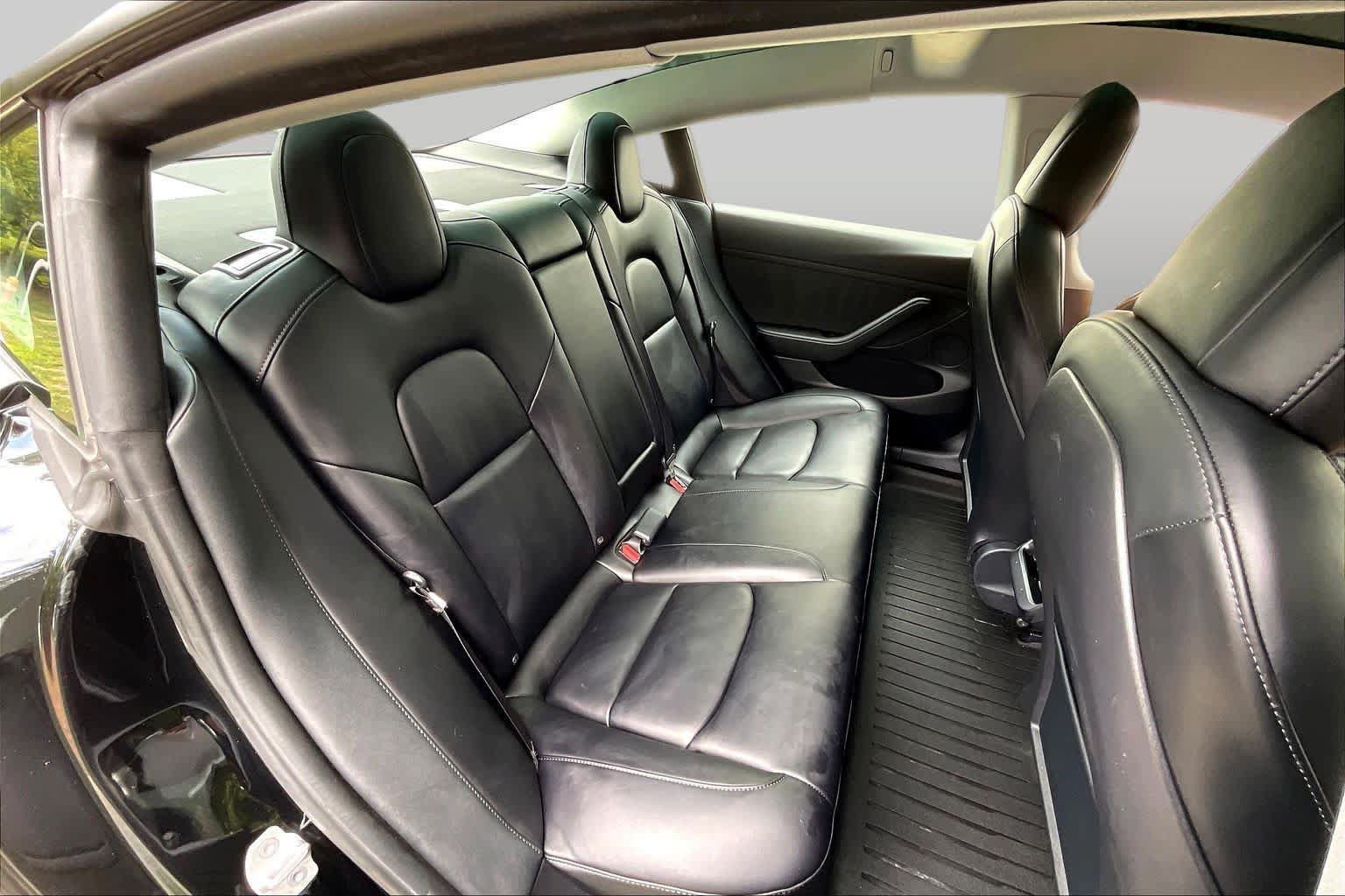 Used 2022 Tesla Model 3 Standard Range RWD image 17