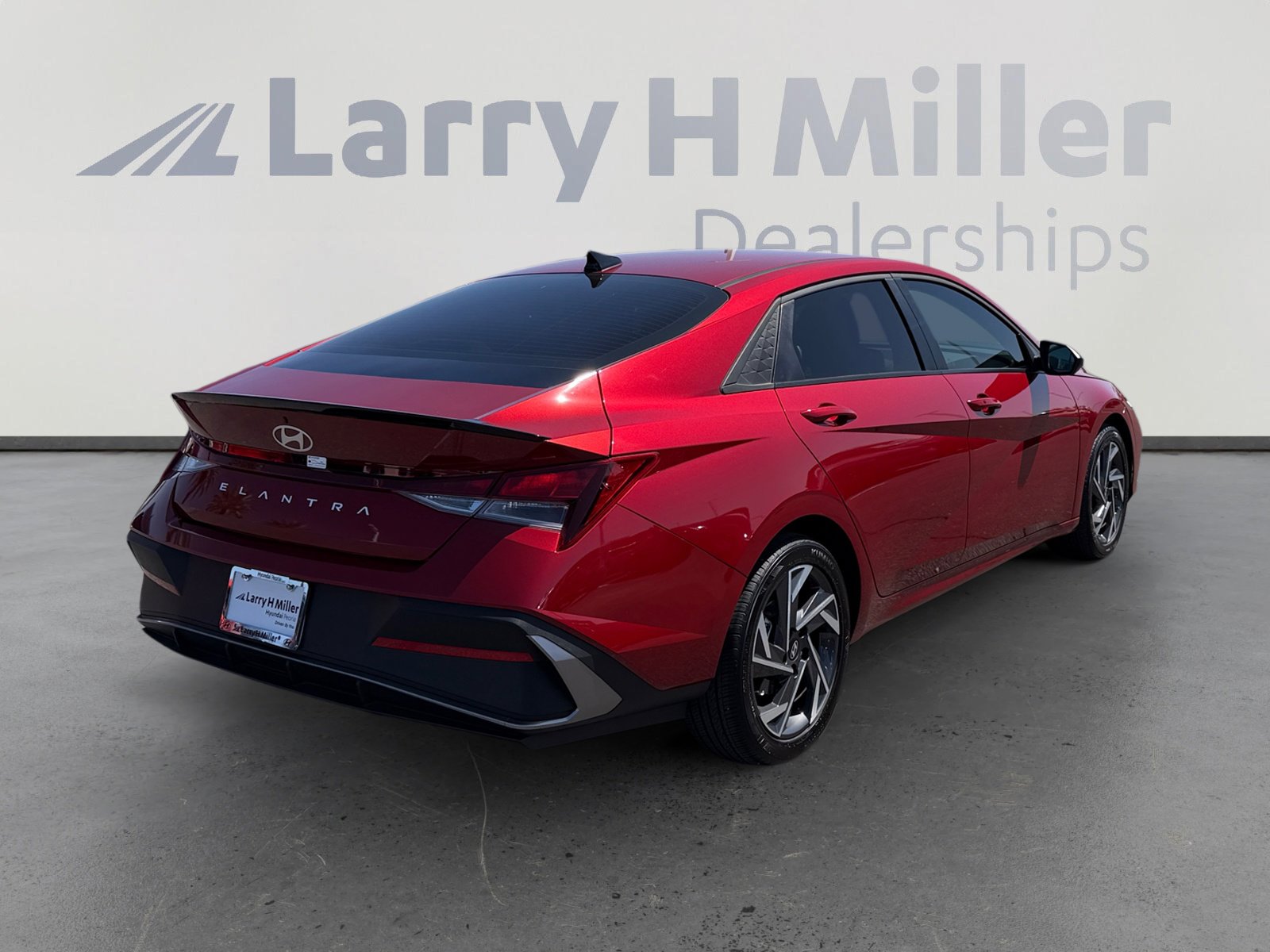 Certified 2025 Hyundai Elantra Sport FWD image 5