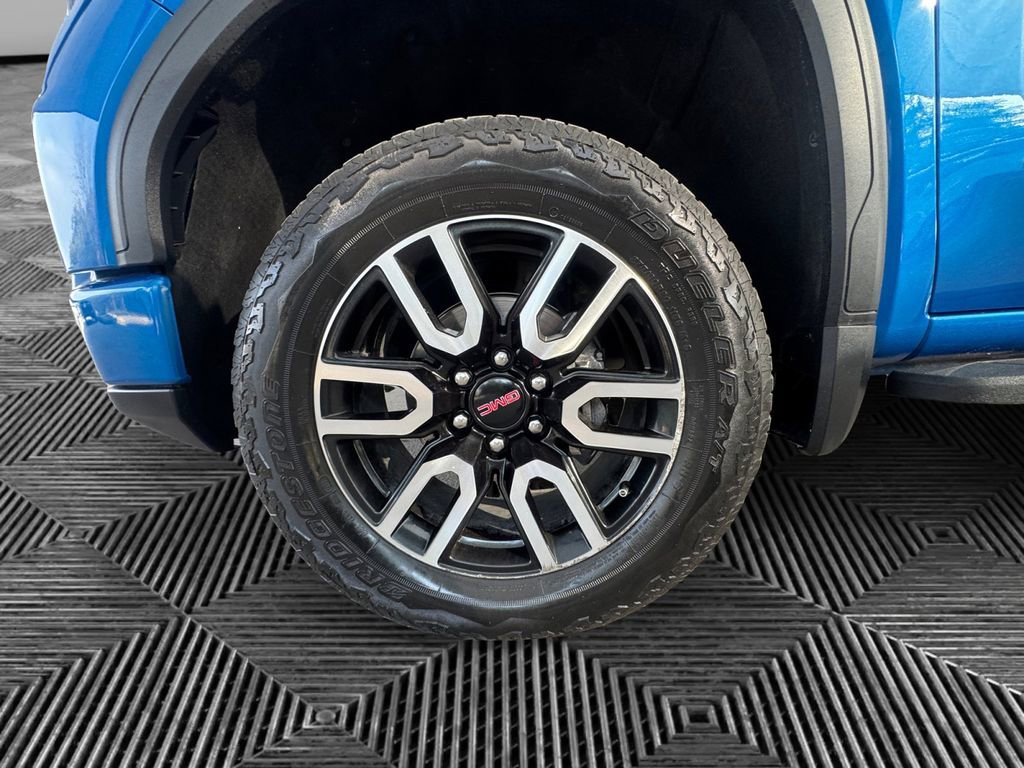 Used 2024 GMC Sierra 1500 AT4 w/ Technology Package image 9