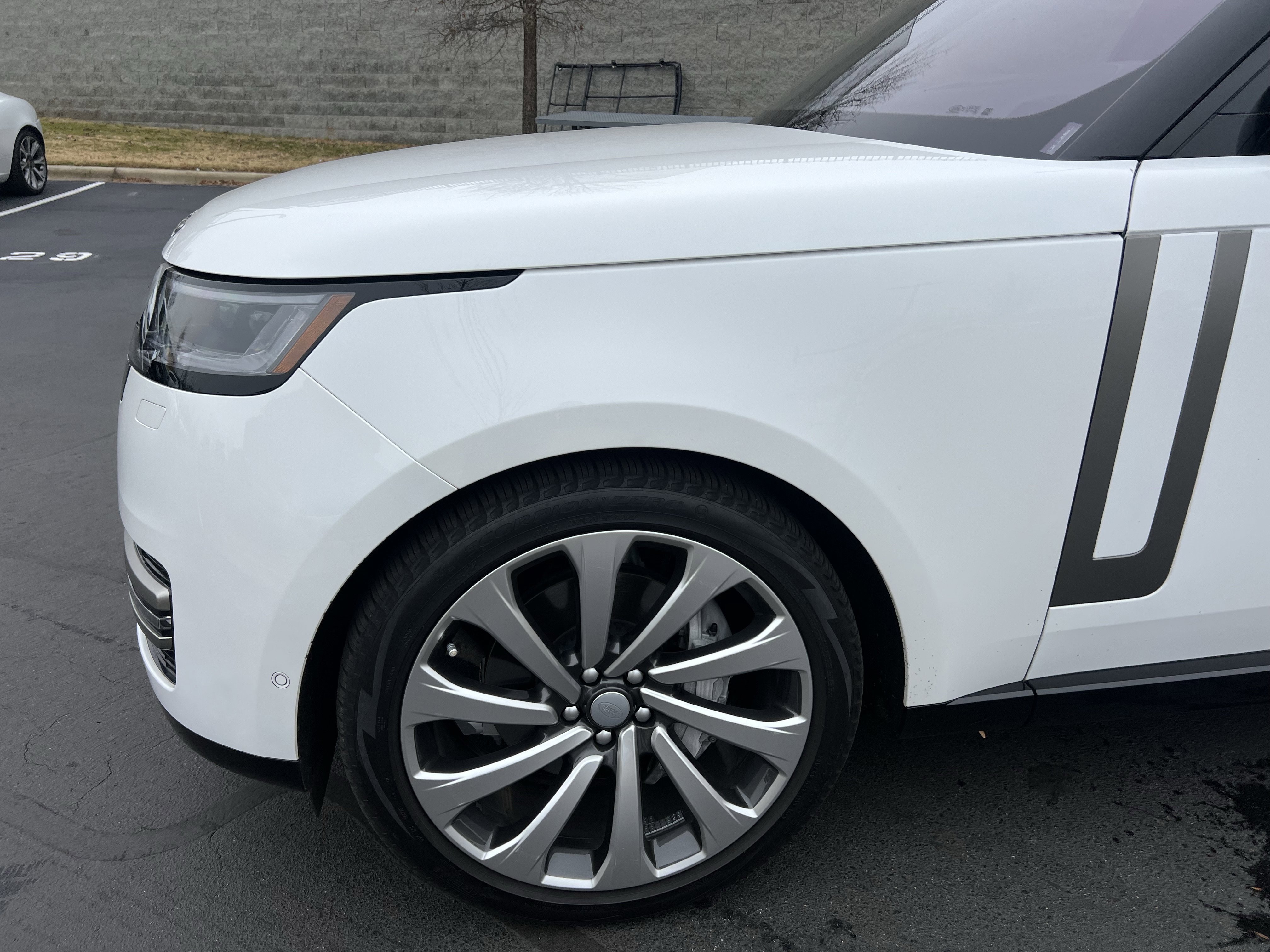 Certified 2023 Land Rover Range Rover SE image 13