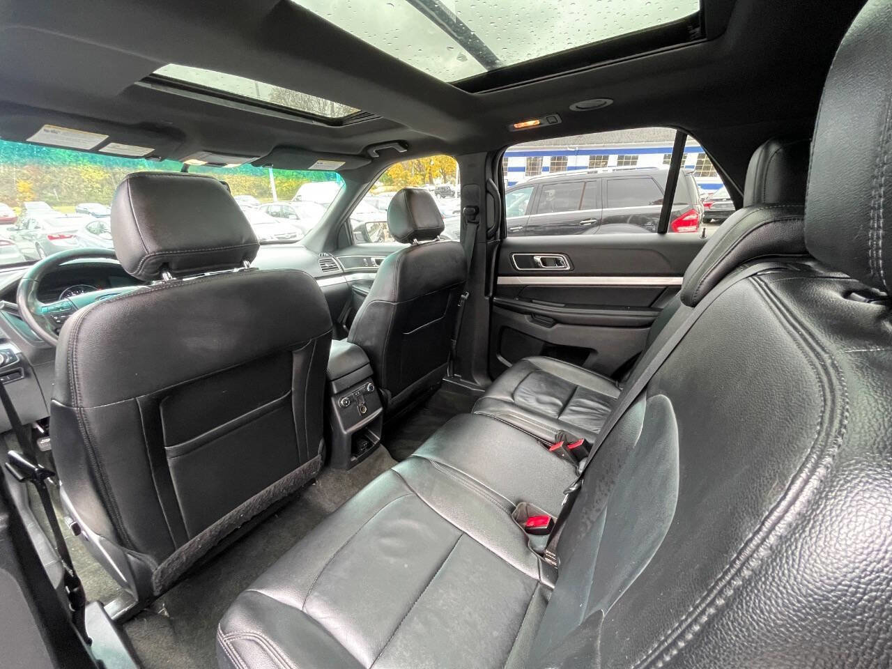 Used 2016 Ford Explorer XLT w/ Equipment Group 202A image 27