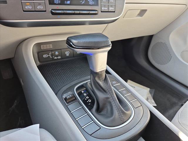 Used 2025 Hyundai Kona SEL FWD image 12