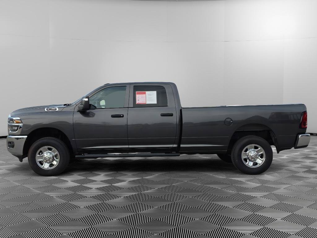 Used 2025 RAM 3500 Tradesman AWD/4WD image 3