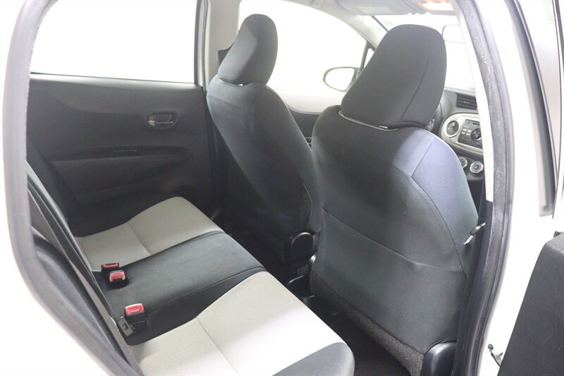 Used 2014 Toyota Yaris LE FWD image 25