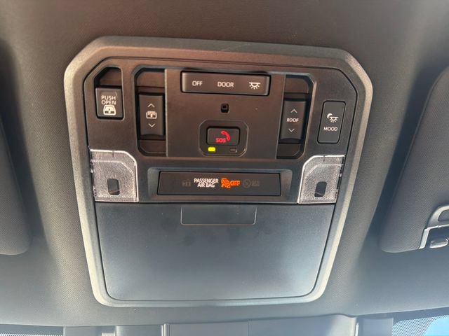 Used 2025 Toyota Tundra Platinum w/ TRD Off-Road Package AWD/4WD image 32