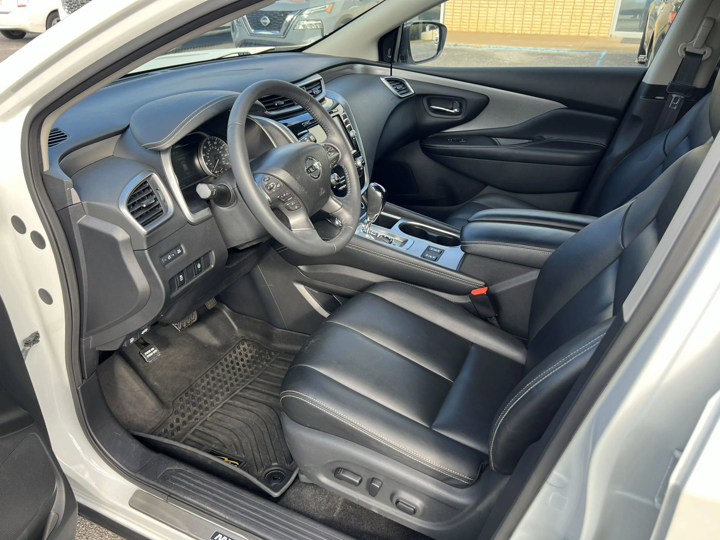 Used 2024 Nissan Murano SV w/ SV Midnight Edition Package image 14