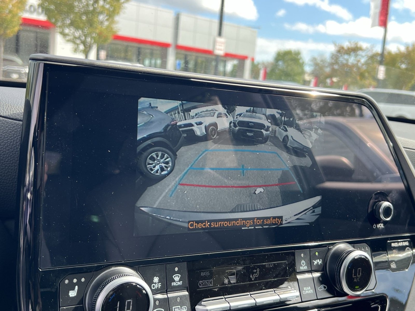 New 2025 Toyota Highlander XLE image 14