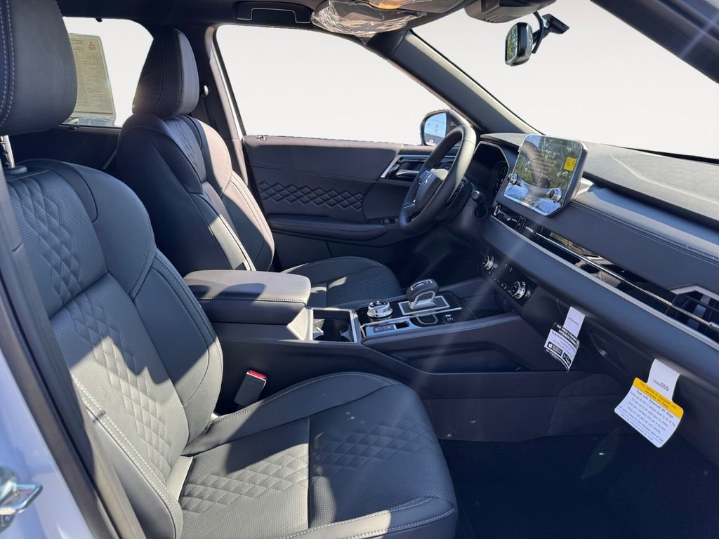 New 2025 Mitsubishi Outlander SEL Black Edition image 15