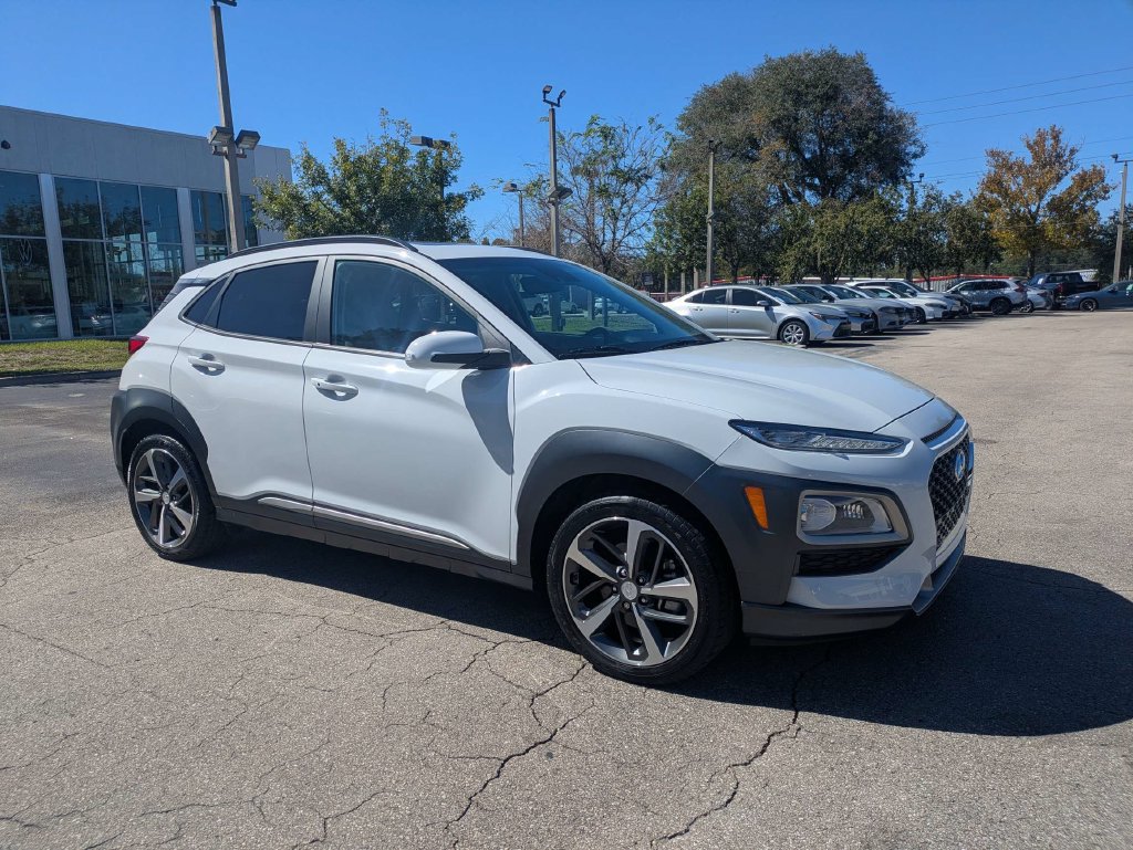 Used 2021 Hyundai Kona Limited FWD image 2
