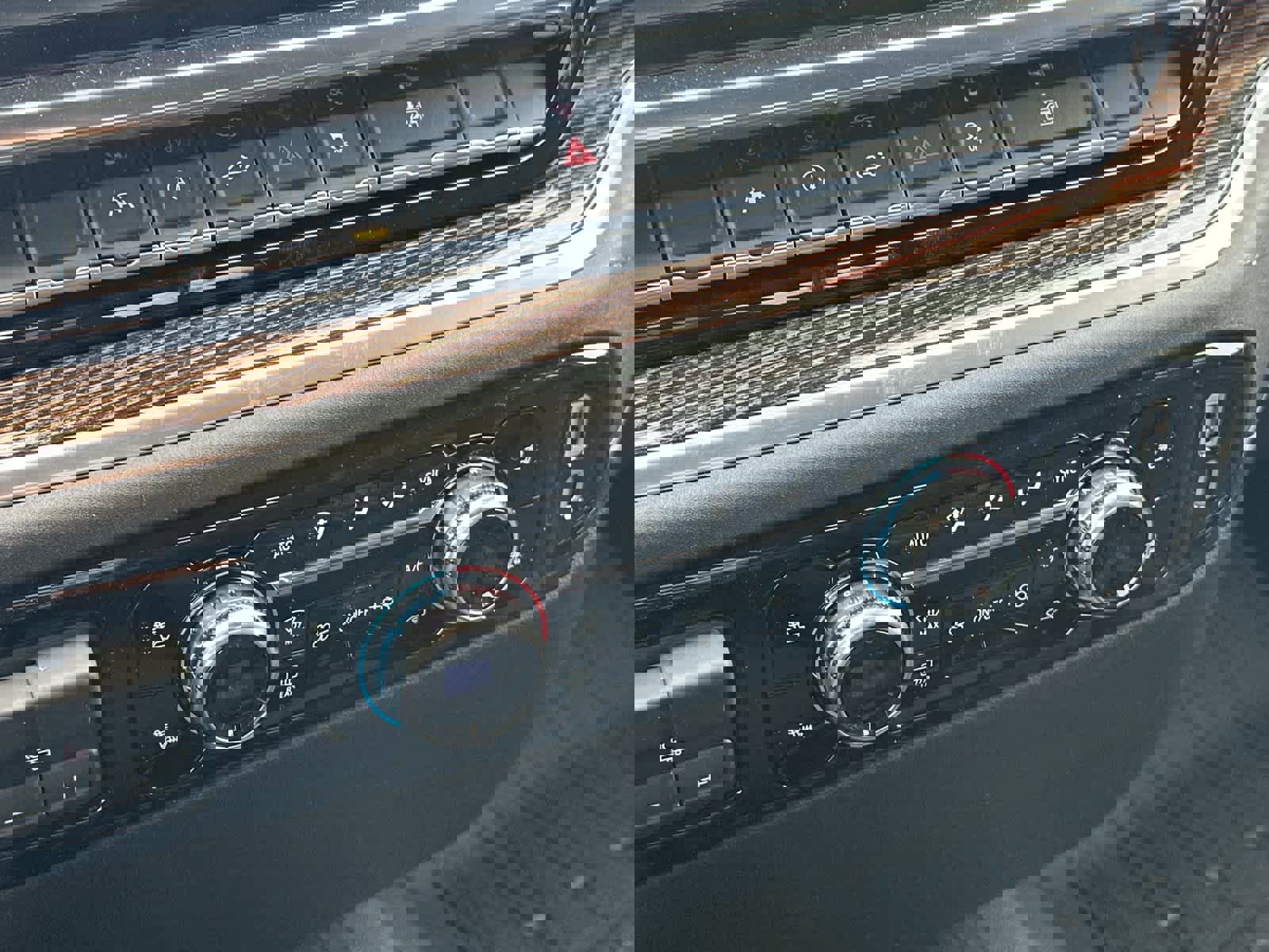 New 2026 GMC Sierra 1500 SLE w/ Preferred Package image 19