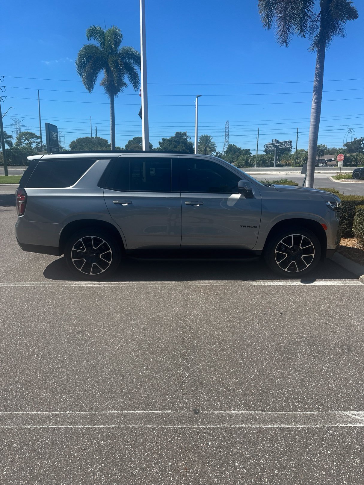 Used 2024 Chevrolet Tahoe RST w/ Luxury Package RWD image 2