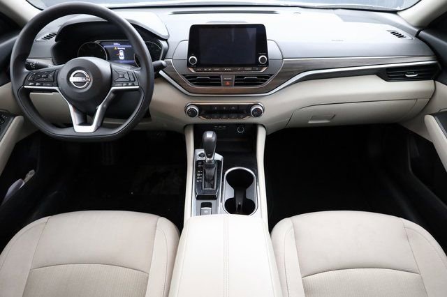 Used 2024 Nissan Altima 2.5 SV image 13