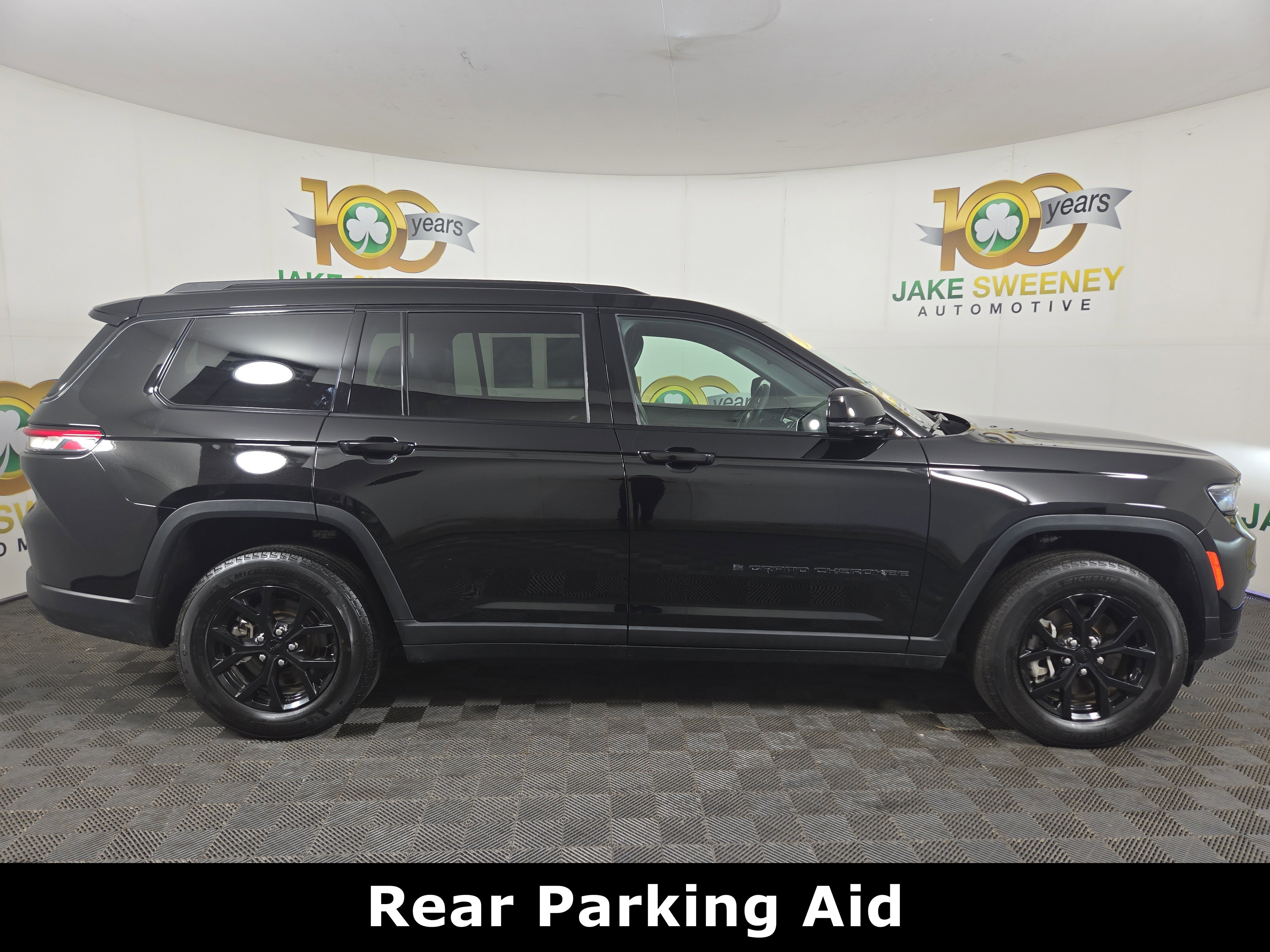 Used 2024 Jeep Grand Cherokee L Laredo image 10