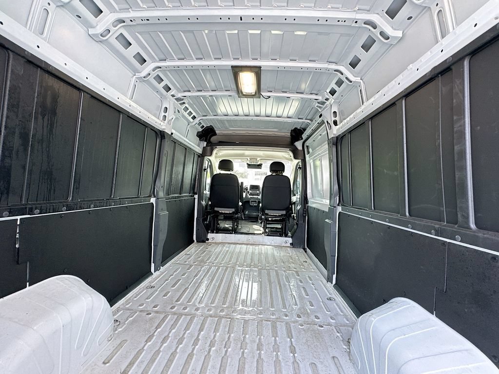 Used 2026 RAM ProMaster 2500 w/ Convenience Group FWD image 9