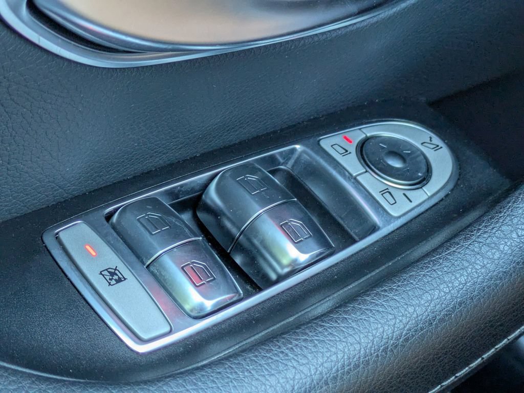 Used 2021 Mercedes-Benz E 350 Sedan image 25