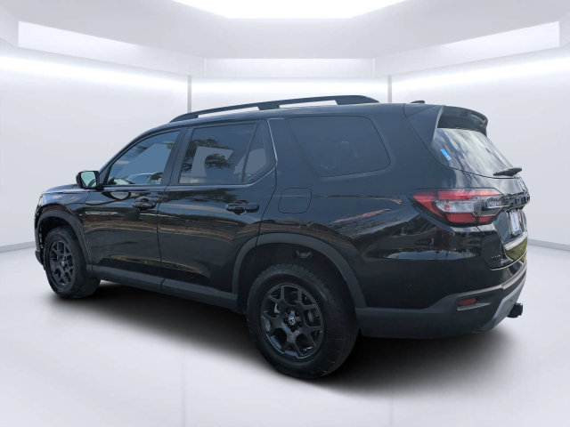 Used 2025 Honda Pilot TrailSport image 5
