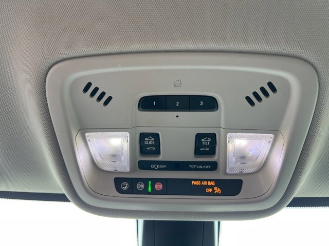 Used 2021 Chevrolet Traverse High Country image 36