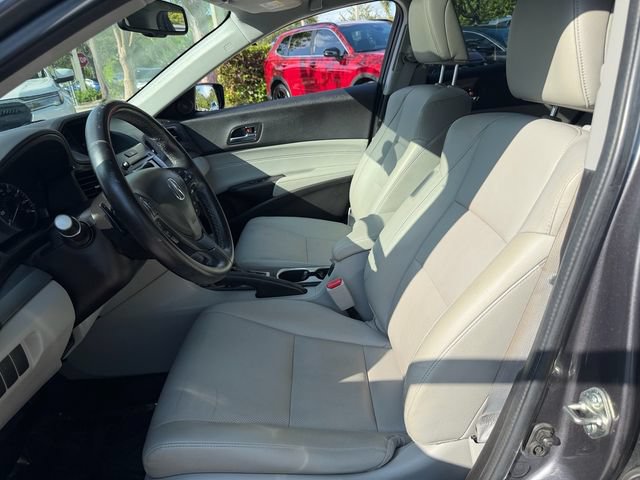 Used 2017 Acura ILX FWD image 11