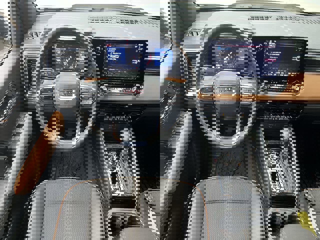 Used 2024 GMC Canyon AT4 w/ Technology Package image 13