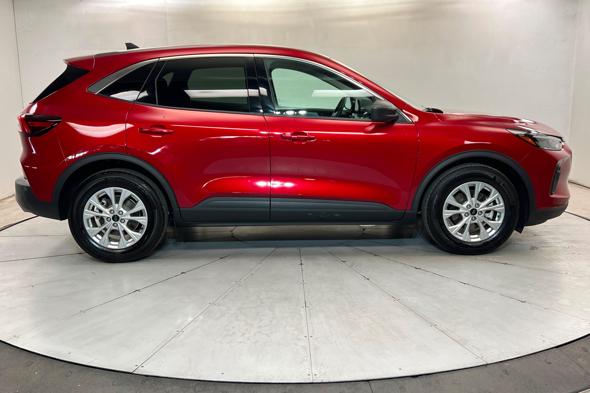Used 2023 Ford Escape Active FWD image 7
