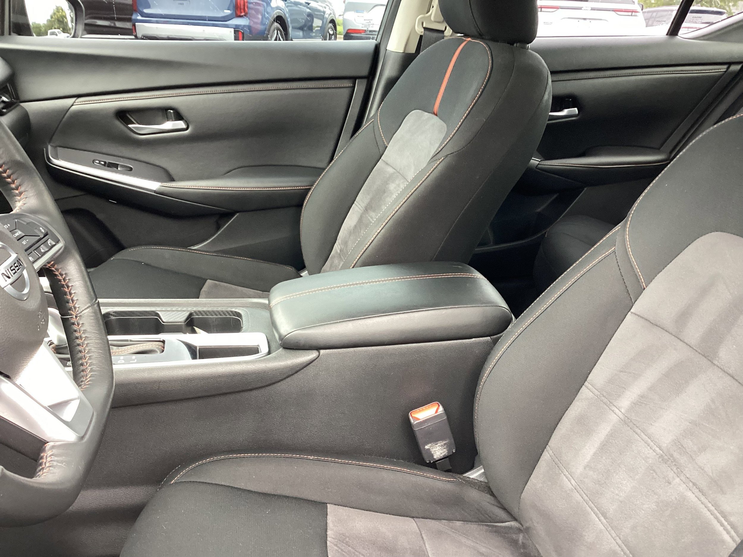 Used 2023 Nissan Sentra SR w/ Midnight Edition Package FWD image 12